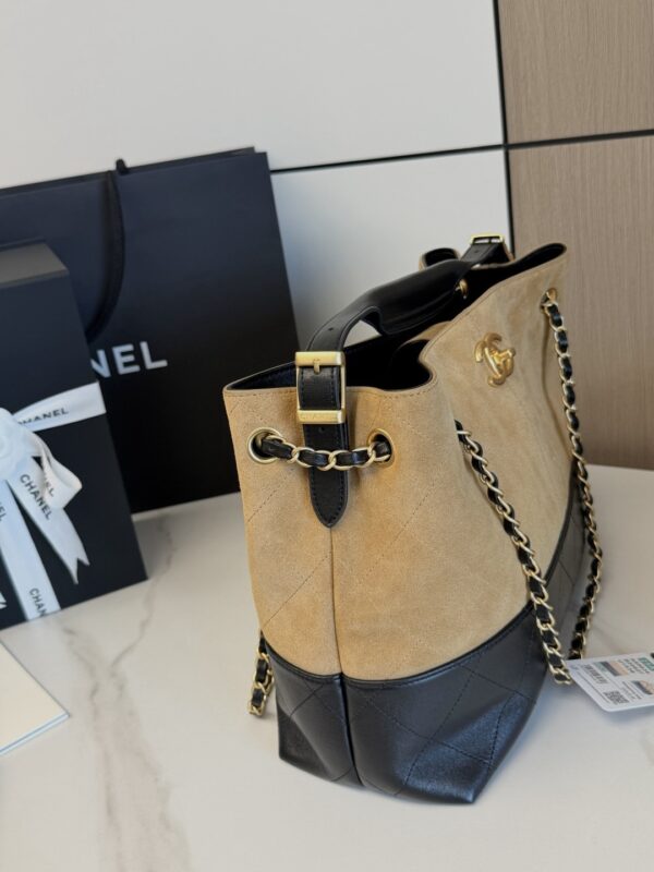 sy_no_98021F71323F790F0923A93B2E5945F3_4 Suede & Black Quilted Leather Tote Bag