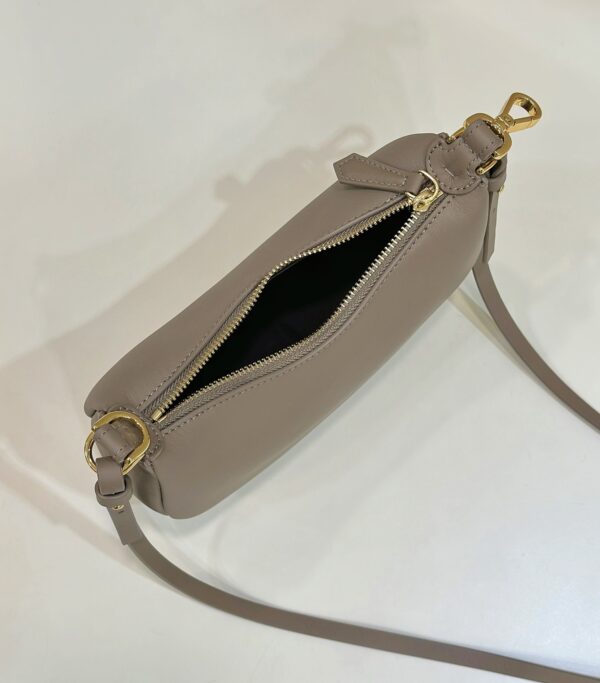 sy_no_987B9EE26A3DE89BF3E9DB1254FC3A16_8 Fendi Graphy Mini Shoulder Bag – Gray