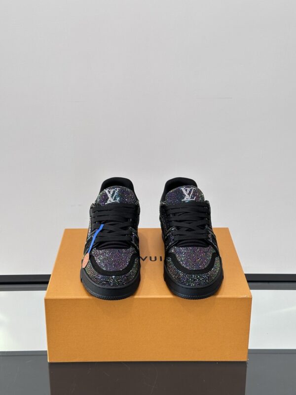 sy_no_992122BEE02EC7186BE4BE70665CED95_1 Black Crystal-Embellished Retro Low-Top Sneakers