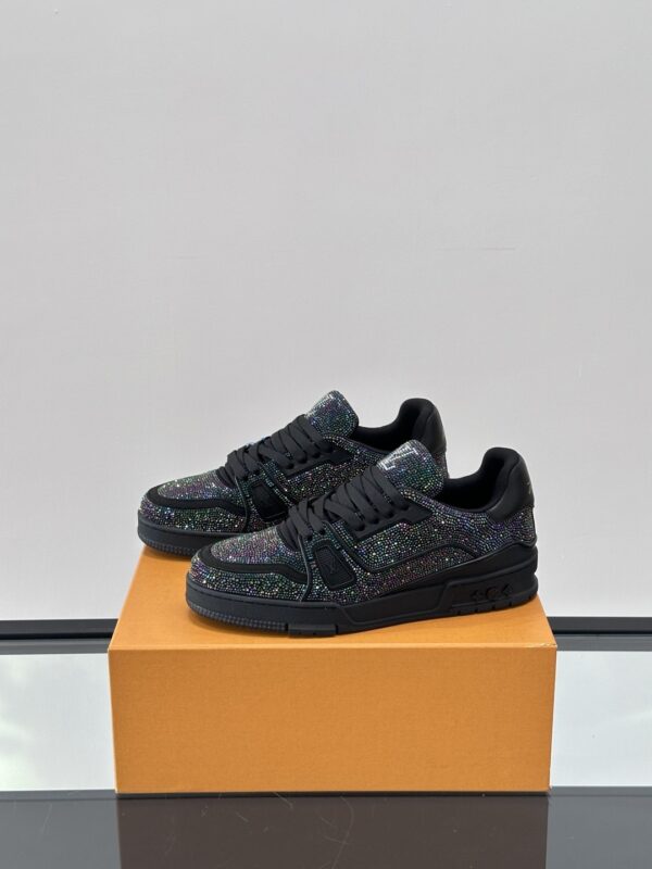 sy_no_992122BEE02EC7186BE4BE70665CED95_2 Black Crystal-Embellished Retro Low-Top Sneakers