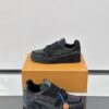 sy_no_992122BEE02EC7186BE4BE70665CED95_3 Black Crystal-Embellished Retro Low-Top Sneakers