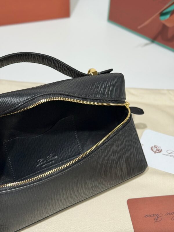 Loro Piana Extra Bag 23 – Saddle Leather Handbag (Black)