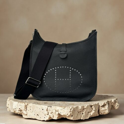 sy_no_9B3441C53D31826B8624B62DAF08B1FF_0 Hermès Evelyne 29 Shoulder & Crossbody Bag