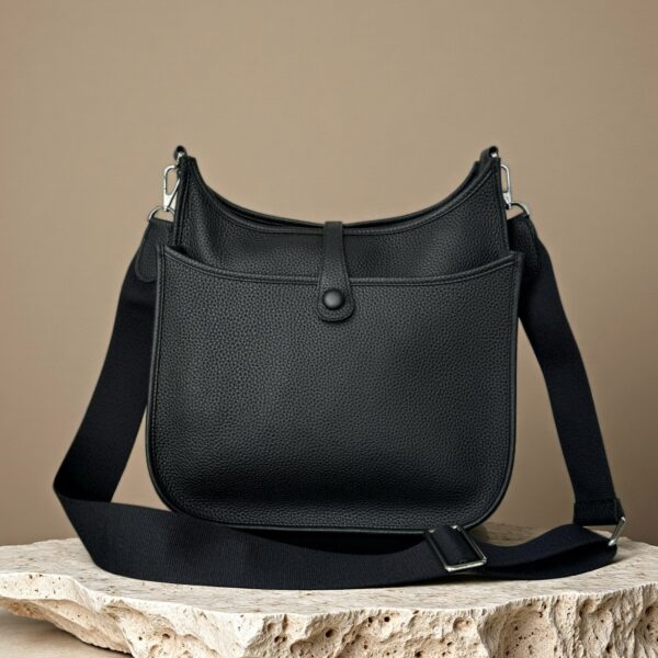 sy_no_9B3441C53D31826B8624B62DAF08B1FF_1 Hermès Evelyne 29 Shoulder & Crossbody Bag