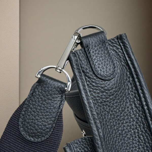 sy_no_9B3441C53D31826B8624B62DAF08B1FF_7 Hermès Evelyne 29 Shoulder & Crossbody Bag