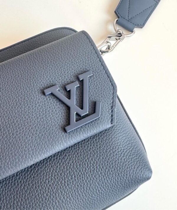sy_no_9BC448291C93551313EEB62BE95FF518_4 Louis Vuitton Fastline Messenger Bag – Soft Calfskin Leather