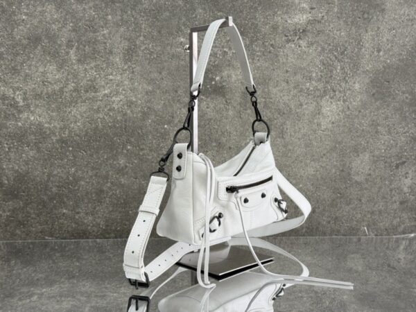 sy_no_9BF6EAFAF25E000C65B1785B271651B8_2 BALENCIAGA*LE CITY Moto