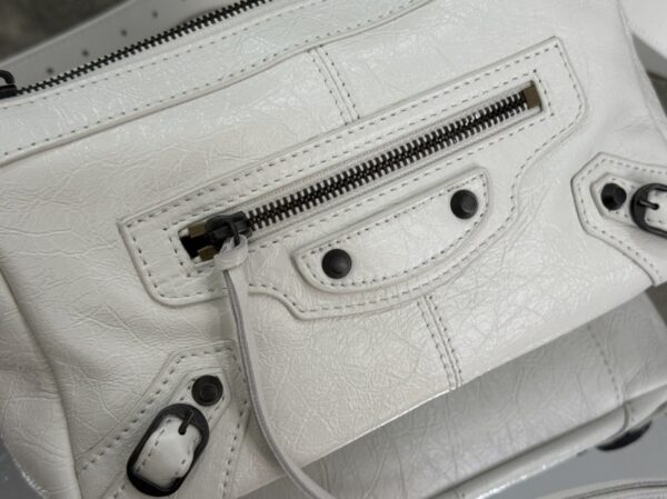 sy_no_9BF6EAFAF25E000C65B1785B271651B8_4 BALENCIAGA*LE CITY Moto