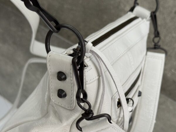 sy_no_9BF6EAFAF25E000C65B1785B271651B8_5 BALENCIAGA*LE CITY Moto