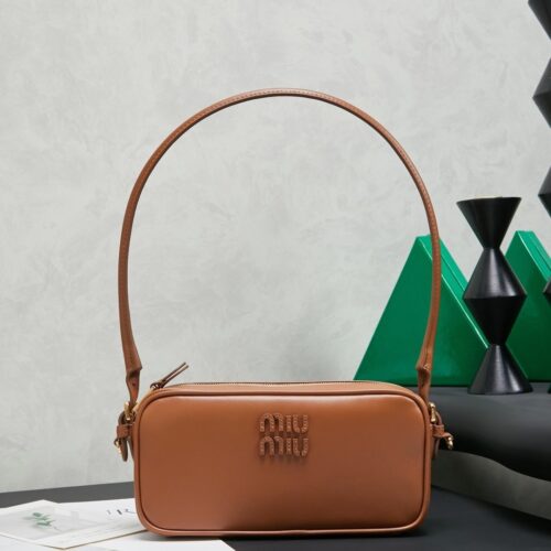 sy_no_9E514FA7F5D24955E13D852E01FFCC98_0 Brown Smooth Leather Rectangular Underarm Camera Bag