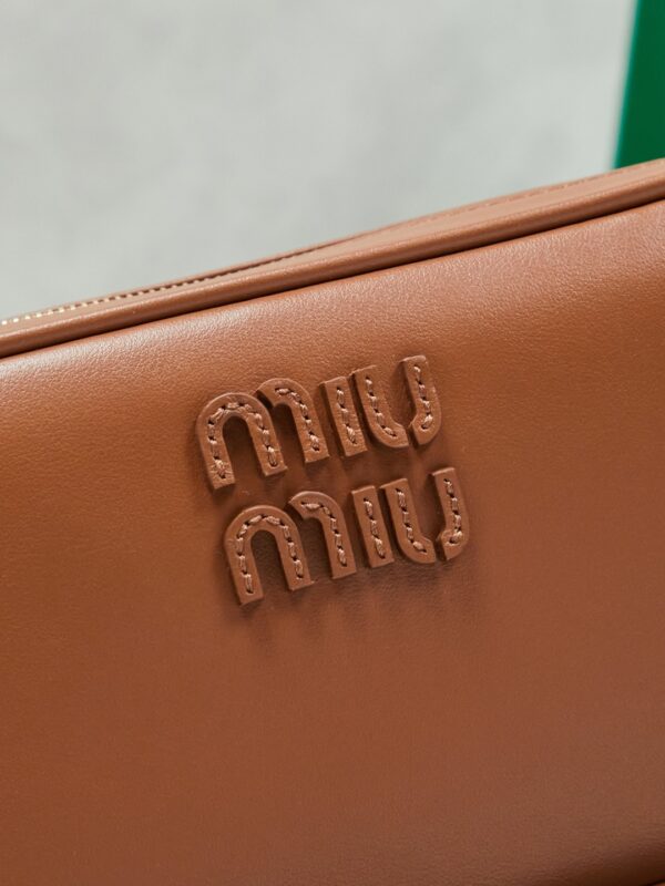 sy_no_9E514FA7F5D24955E13D852E01FFCC98_6 Brown Smooth Leather Rectangular Underarm Camera Bag