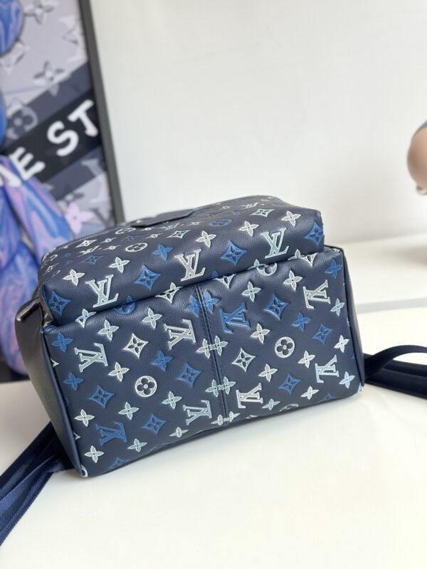 sy_no_9F1028D7987AA6CC5AB0B62467EBA375_3 Louis Vuitton Discovery PM Backpack – Monogram Shadow Leather