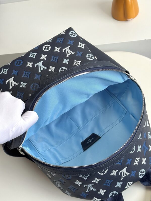 sy_no_9F1028D7987AA6CC5AB0B62467EBA375_7 Louis Vuitton Discovery PM Backpack – Monogram Shadow Leather