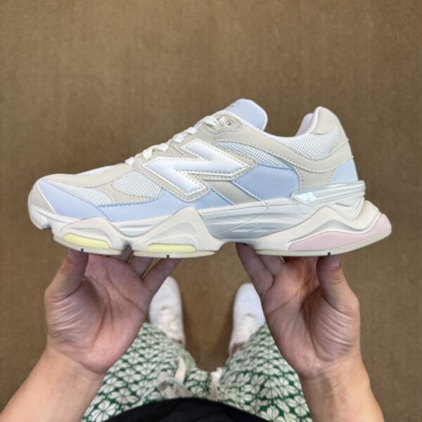 sy_no_9F7019441CBAFD4CE28E3523AABDFD76_0 Ice Blue & Cream 9060 Retro Sneakers