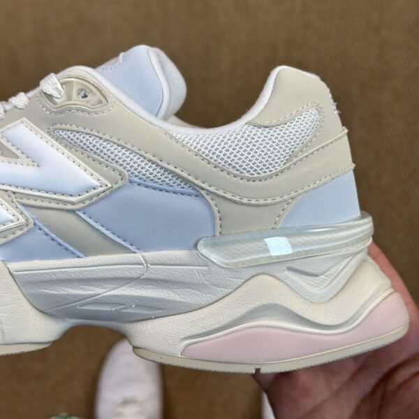 sy_no_9F7019441CBAFD4CE28E3523AABDFD76_4 Ice Blue & Cream 9060 Retro Sneakers