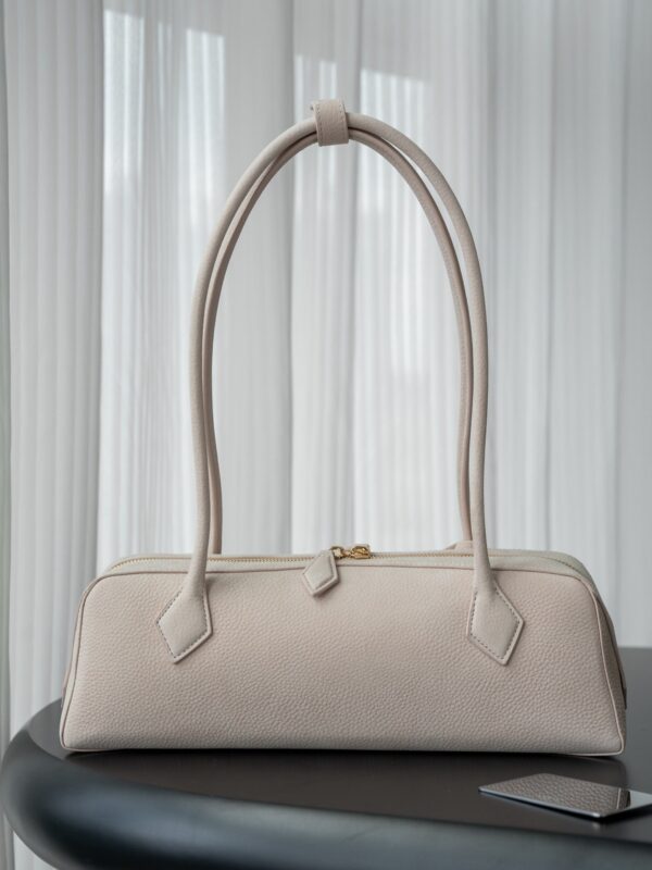 sy_no_9FB0B30D3F77111DD2953D3FD4941BE5_3 Alaïa Le Teckel Large Shoulder Bag