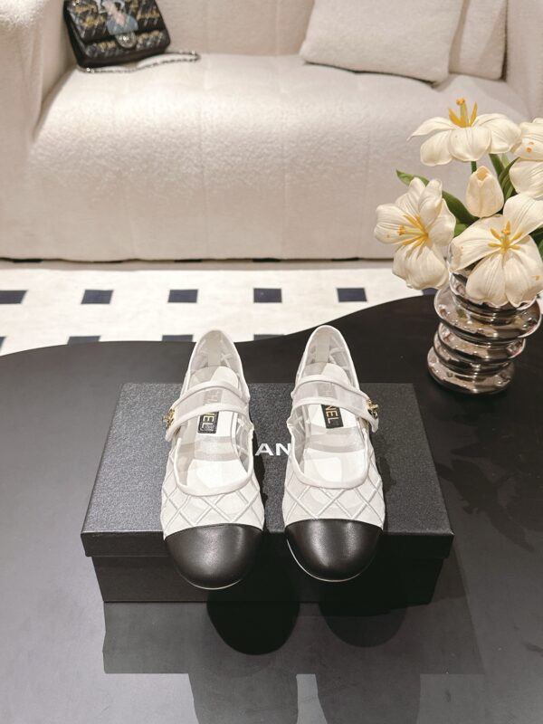 sy_no_9FFC3A43734981887766EC71EB2C925A_0 Chanel Mary Jane Ballet Flats in Ivory & Black