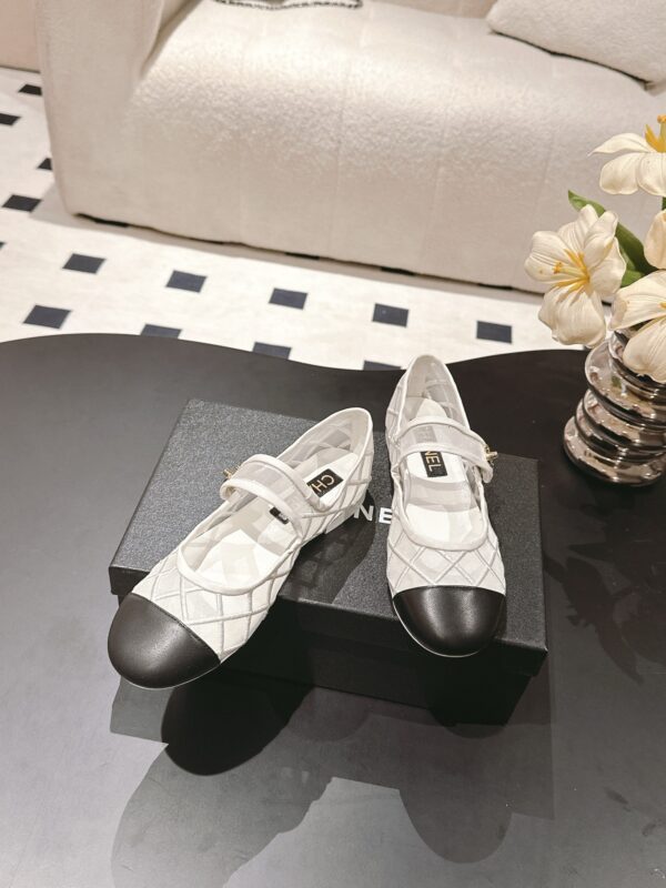 sy_no_9FFC3A43734981887766EC71EB2C925A_2 Chanel Mary Jane Ballet Flats in Ivory & Black