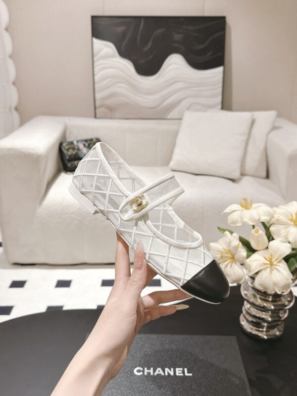 sy_no_9FFC3A43734981887766EC71EB2C925A_4 Chanel Mary Jane Ballet Flats in Ivory & Black