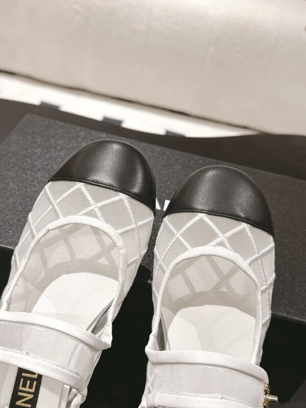 sy_no_9FFC3A43734981887766EC71EB2C925A_5 Chanel Mary Jane Ballet Flats in Ivory & Black