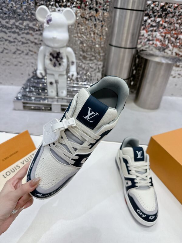 sy_no_A0E801C7E0651EE74E5DB3663D815990_3 Louis Vuitton LV Trainer White, Navy & Grey “New York” Retro Sneakers