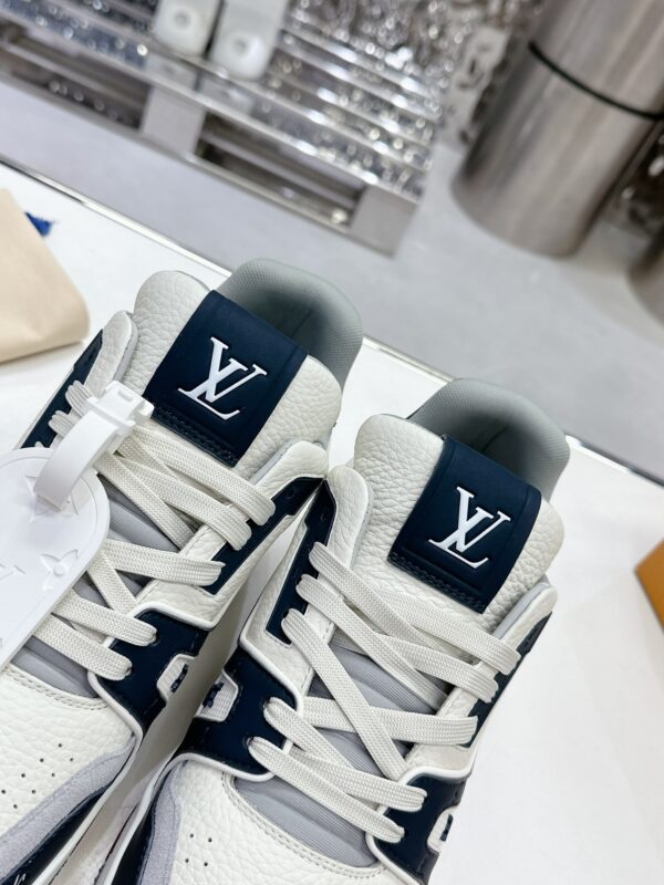 sy_no_A0E801C7E0651EE74E5DB3663D815990_5 Louis Vuitton LV Trainer White, Navy & Grey “New York” Retro Sneakers