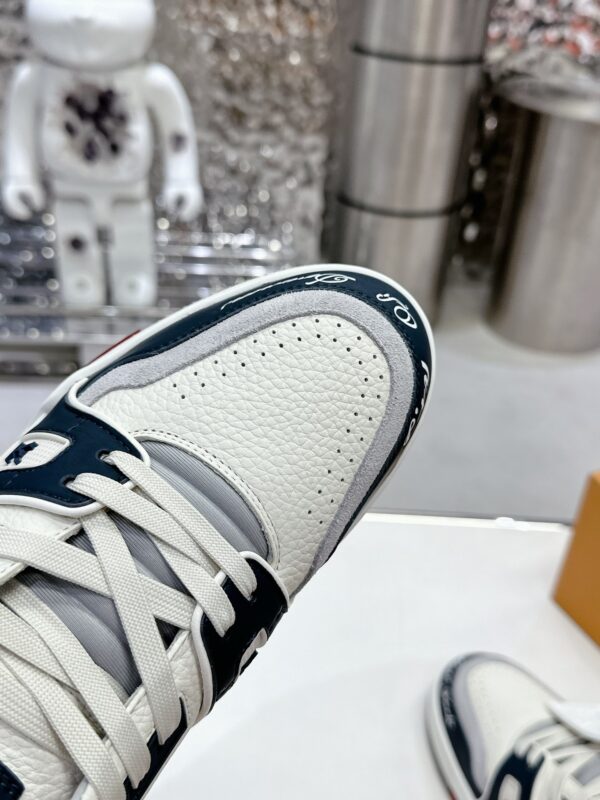 sy_no_A0E801C7E0651EE74E5DB3663D815990_6 Louis Vuitton LV Trainer White, Navy & Grey “New York” Retro Sneakers