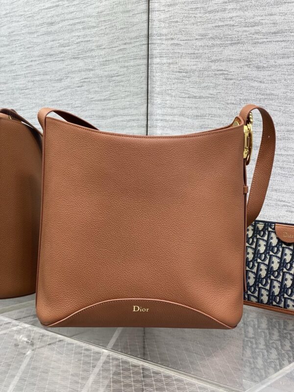 Dior Medaillon Bucket Bag – New Spring/Summer Calfskin Shoulder Bag