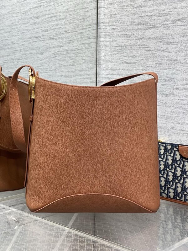 Dior Medaillon Bucket Bag – New Spring/Summer Calfskin Shoulder Bag