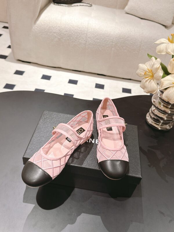 sy_no_A267E62EBC32499E2628BC1D981A8780_1 Chanel Mary Jane Ballet Flats in Sakura Pink & Black