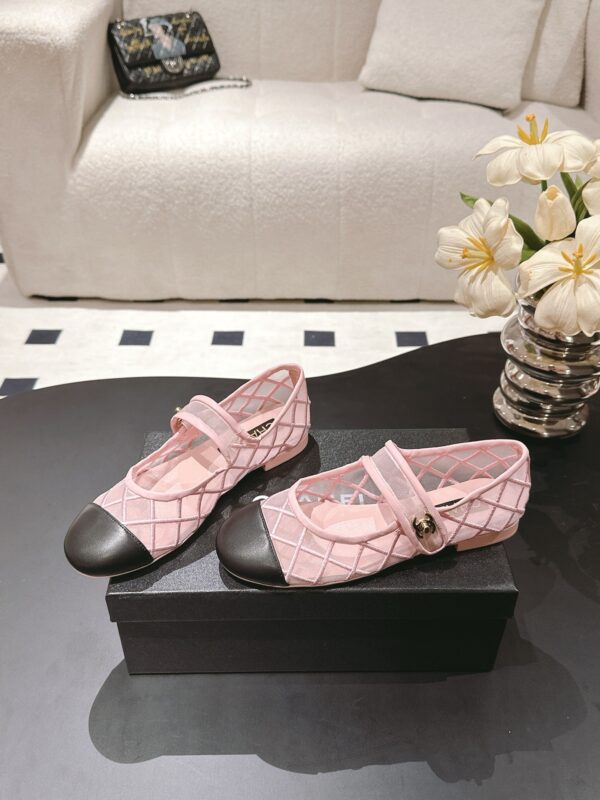 sy_no_A267E62EBC32499E2628BC1D981A8780_4 Chanel Mary Jane Ballet Flats in Sakura Pink & Black