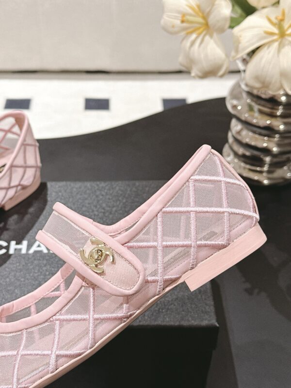 sy_no_A267E62EBC32499E2628BC1D981A8780_5 Chanel Mary Jane Ballet Flats in Sakura Pink & Black