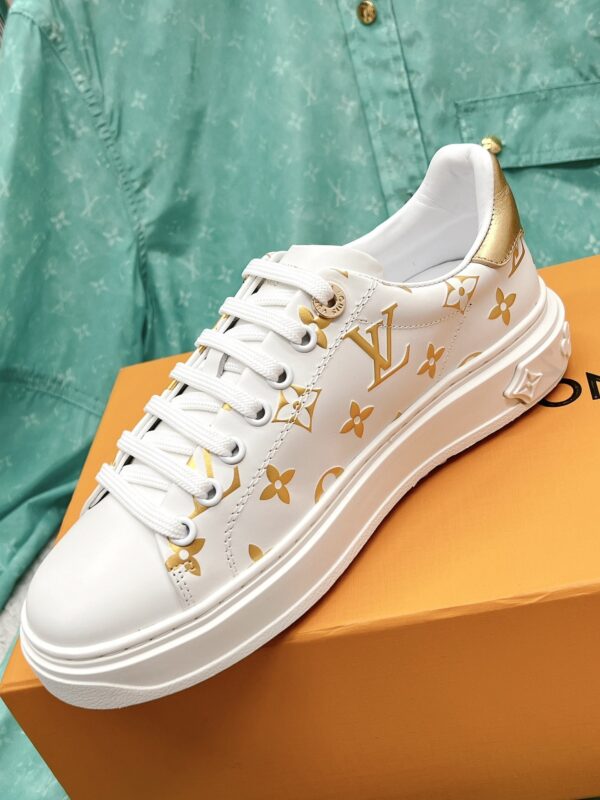 sy_no_A26AA54C5EB37A9398E8F95508F28F23_4 Louis Vuitton Time Out White & Gold Platform Sneakers