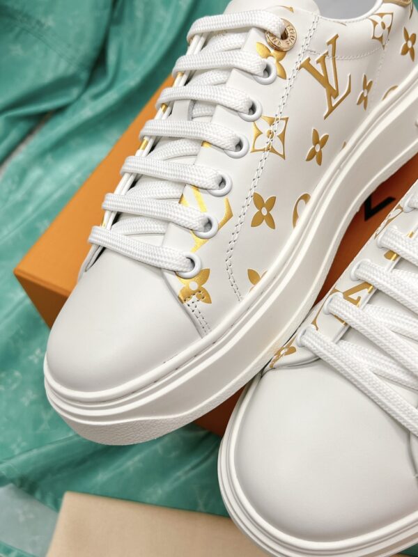 sy_no_A26AA54C5EB37A9398E8F95508F28F23_6 Louis Vuitton Time Out White & Gold Platform Sneakers