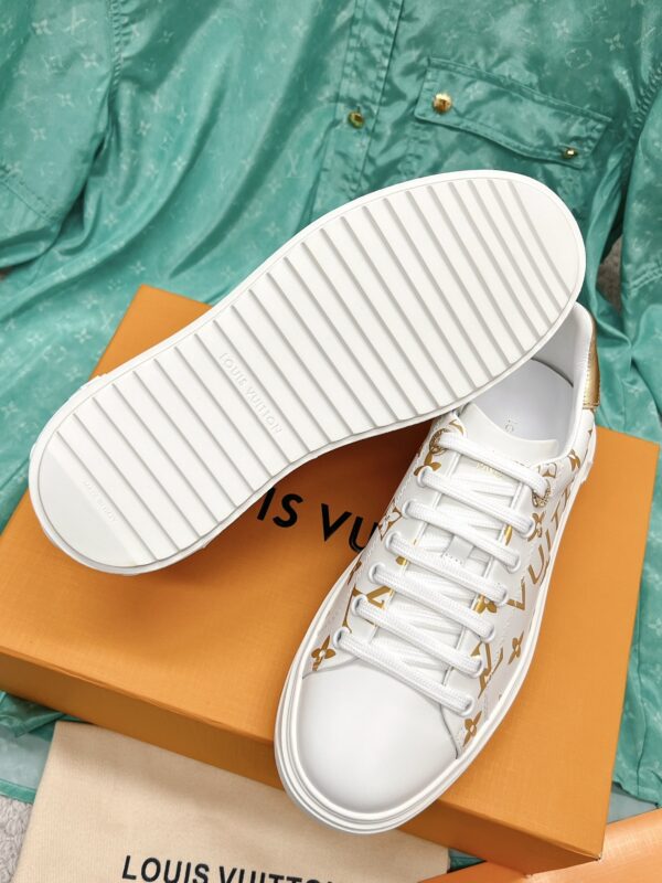 sy_no_A26AA54C5EB37A9398E8F95508F28F23_8 Louis Vuitton Time Out White & Gold Platform Sneakers