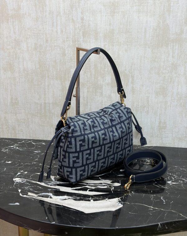 Fendi Baguette Jacquard Shoulder Bag – Classic Design