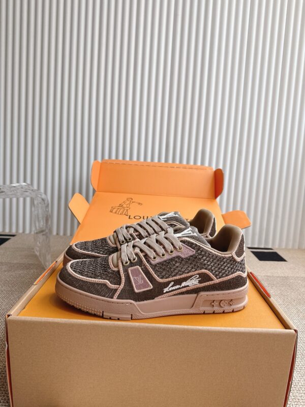 sy_no_A35984662CE77D83F042474B060D3CCA_1 Louis Vuitton LV Trainer Taupe Brown & Snake-Textured Sneakers