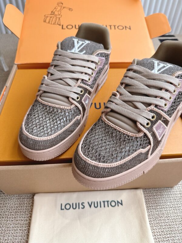 sy_no_A35984662CE77D83F042474B060D3CCA_5 Louis Vuitton LV Trainer Taupe Brown & Snake-Textured Sneakers