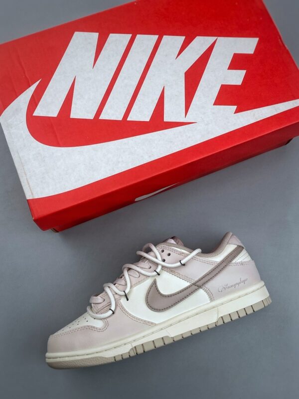 sy_no_A3E1C6A099ACF4164700B3B76FCD0910_2 Nike Dunk Low “Cream Pink & Taupe Swoosh” Double Lace Sneakers
