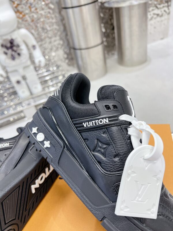 sy_no_A48B2F6DCE6770A93FB13DEC19E91963_6 Louis Vuitton LV Trainer Black & White Contrast Sneakers