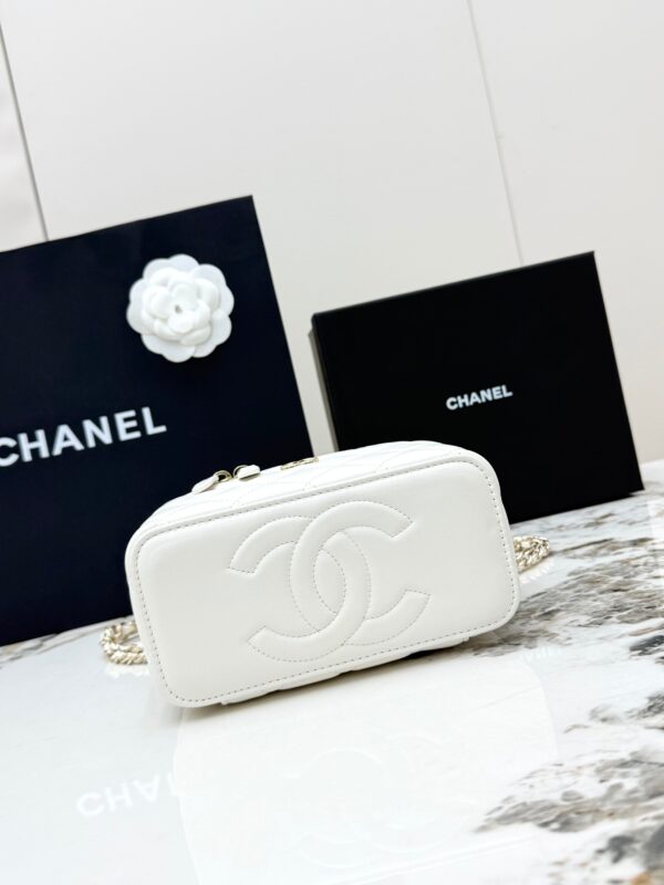 Chanel Vanity Case with Handle – Quilted Lambskin Chain Bag (White)