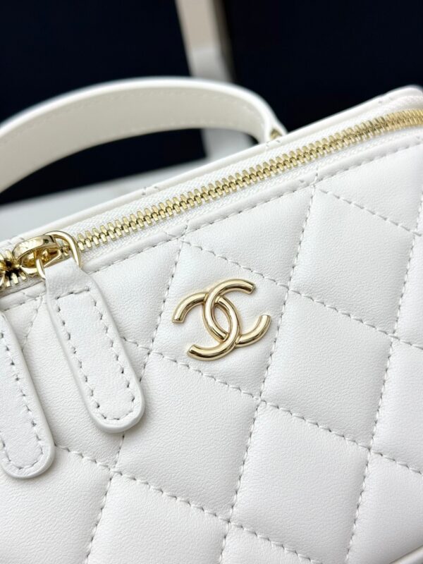 Chanel Vanity Case with Handle – Quilted Lambskin Chain Bag (White)