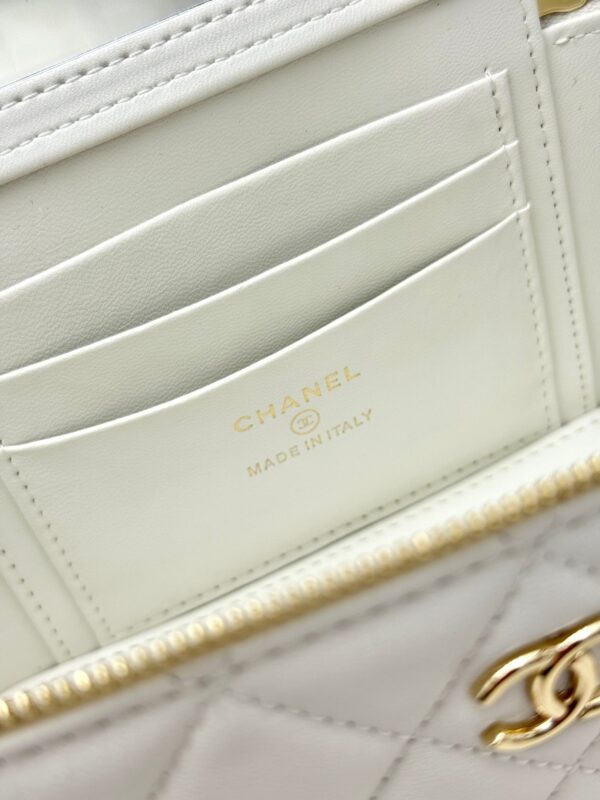 Chanel Vanity Case with Handle – Quilted Lambskin Chain Bag (White)