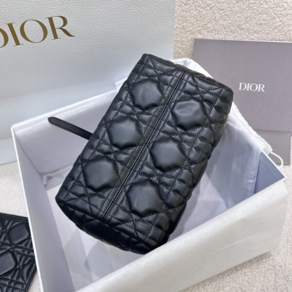 sy_no_A54E6413E8FBA50AA378AA8DEBCCD4AA_3 Toujours Small Bag – Black