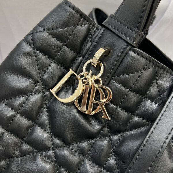 sy_no_A54E6413E8FBA50AA378AA8DEBCCD4AA_4 Toujours Small Bag – Black