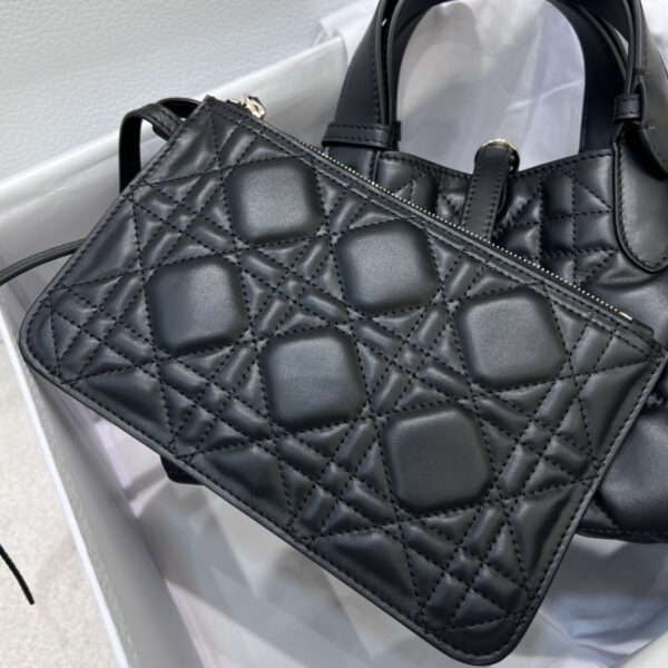 sy_no_A54E6413E8FBA50AA378AA8DEBCCD4AA_8 Toujours Small Bag – Black