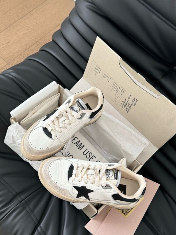 sy_no_A5665DE8CDE8B9A44E5D4004270C84A8_5 Cream & Black Star Distressed Platform Sneakers