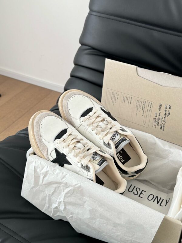 sy_no_A5665DE8CDE8B9A44E5D4004270C84A8_6 Cream & Black Star Distressed Platform Sneakers