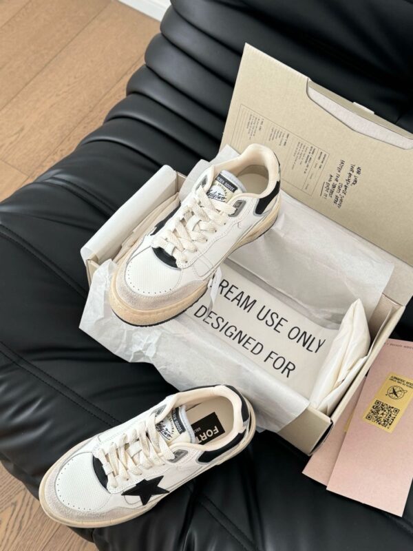 sy_no_A5665DE8CDE8B9A44E5D4004270C84A8_7 Cream & Black Star Distressed Platform Sneakers