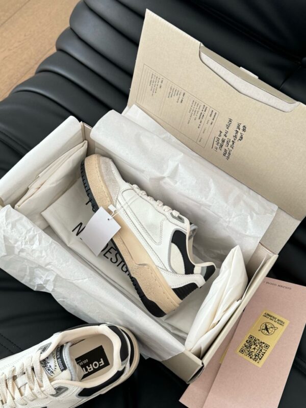 sy_no_A5665DE8CDE8B9A44E5D4004270C84A8_8 Cream & Black Star Distressed Platform Sneakers